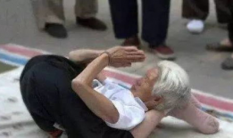 操老太太视频,揭秘养老生活新视角