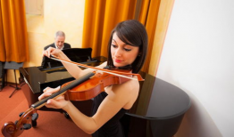 小提琴演奏视频欣赏,小提琴演奏视频中的音乐魅力赏析